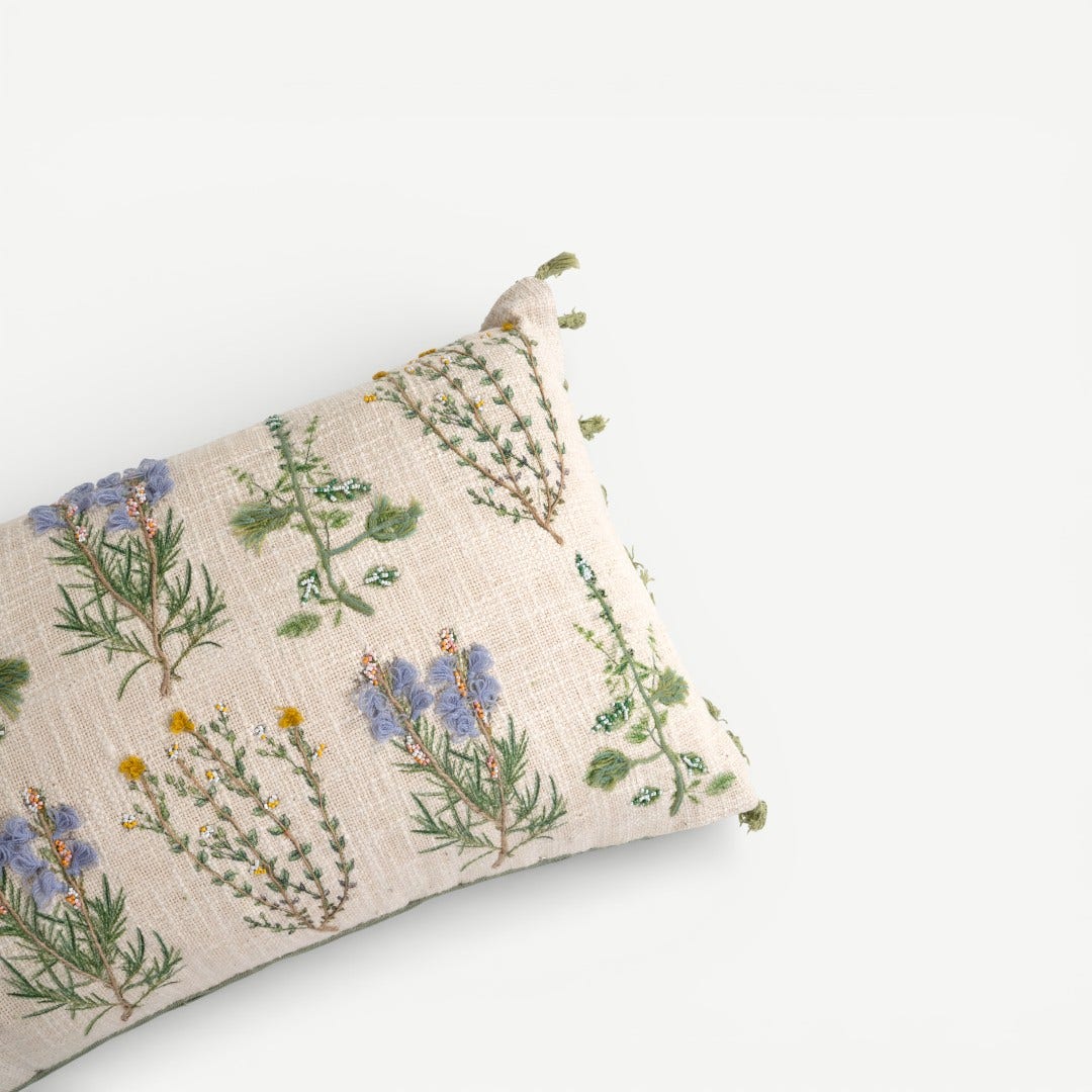 ليفي وسادة مطرزة 35×50 سم