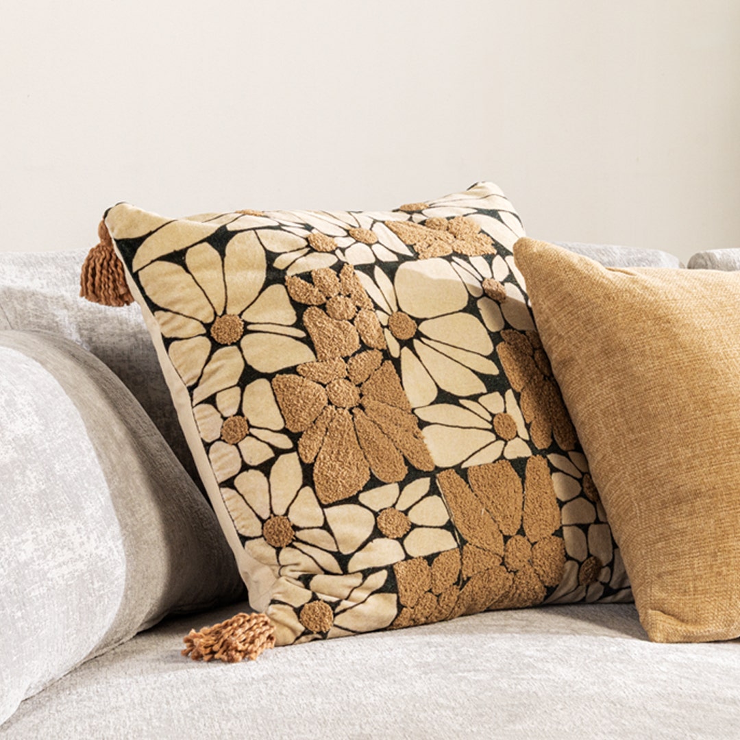 Jinan Emb. Cushion W/ Tassle - 50x50cm