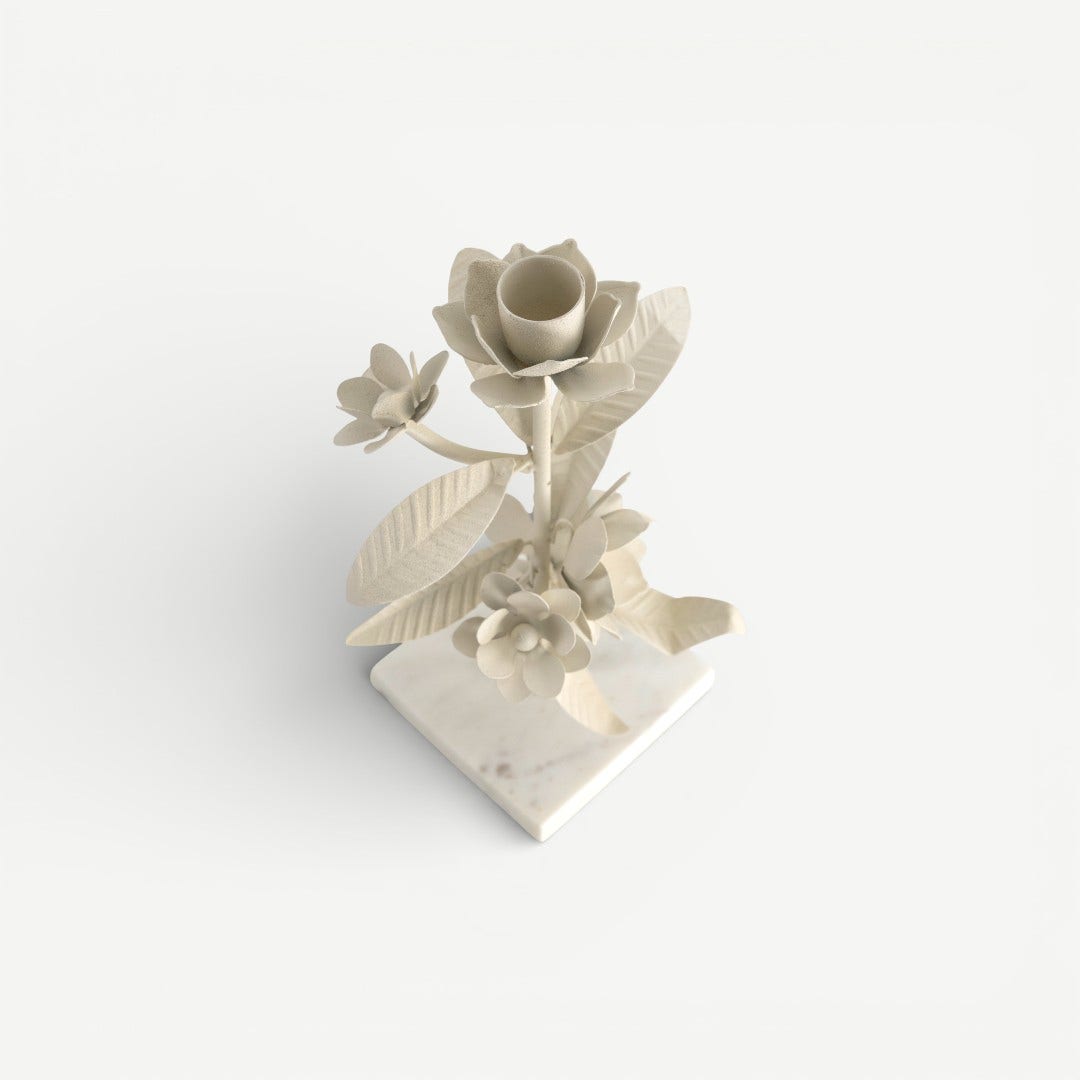 حامل شمعدان ليفي روز