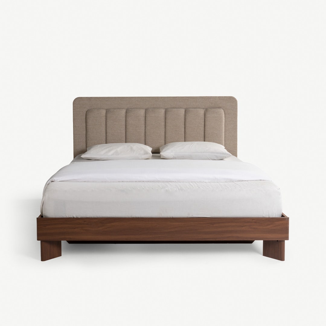 Vogue lll King Bed Walnut