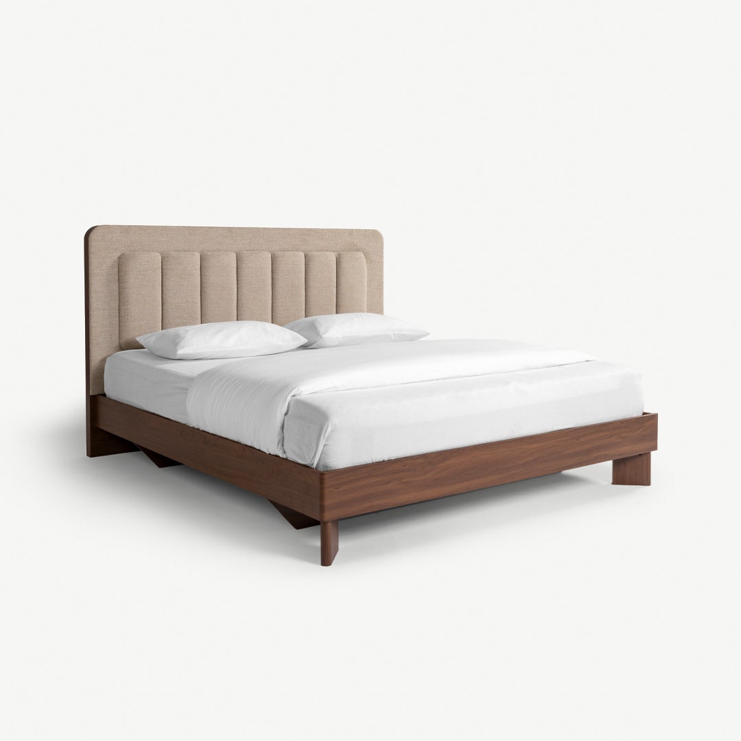 Vogue lll King Bed Walnut