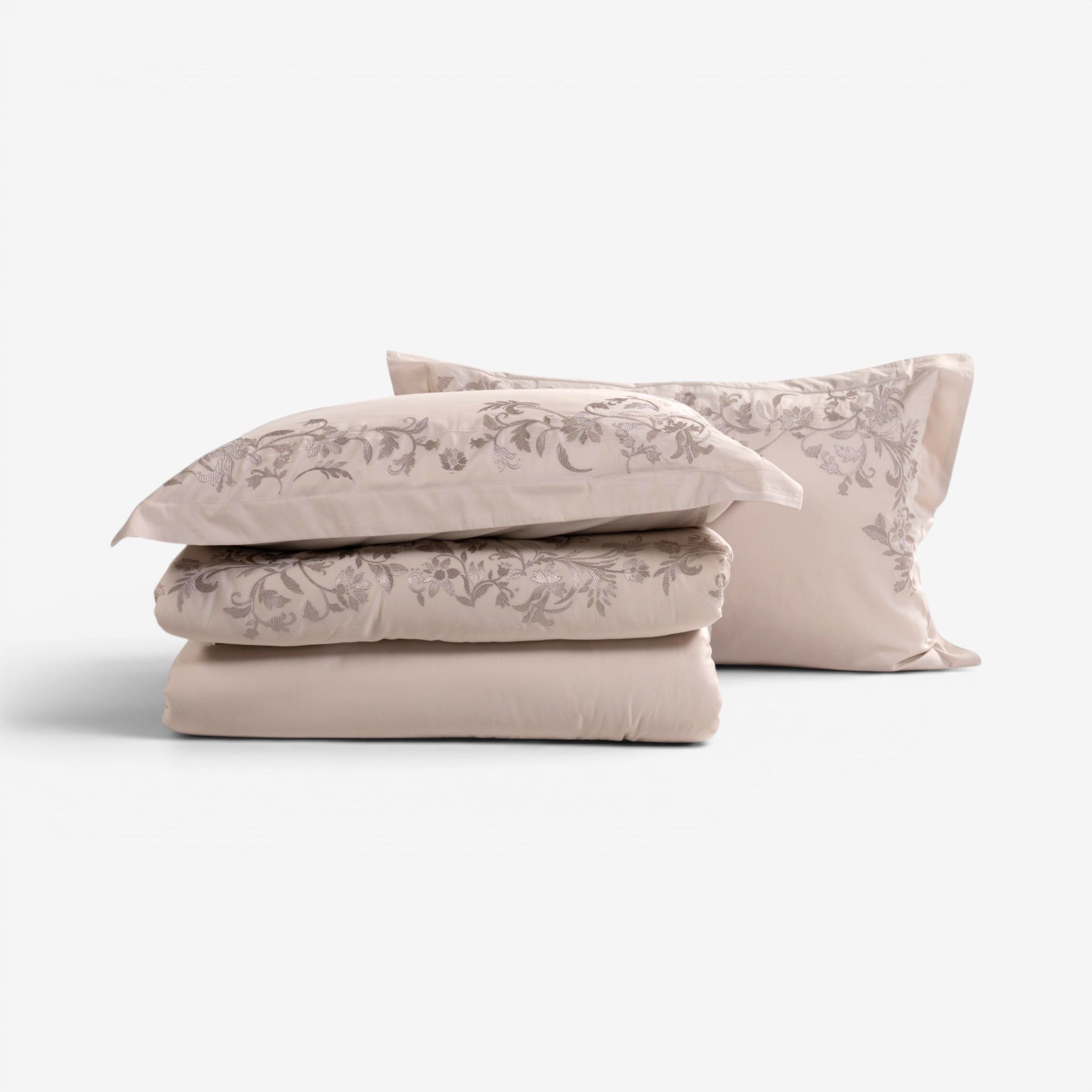 Orris Emb. Comforter Set
