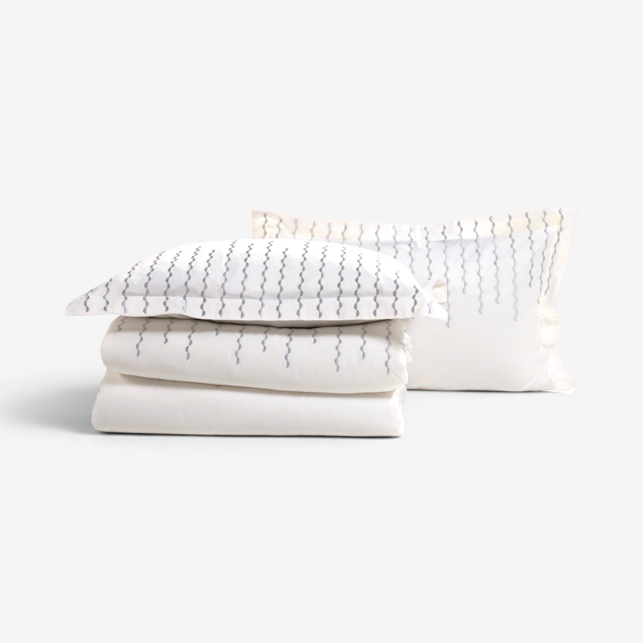 Sovia Emb. Comforter Set