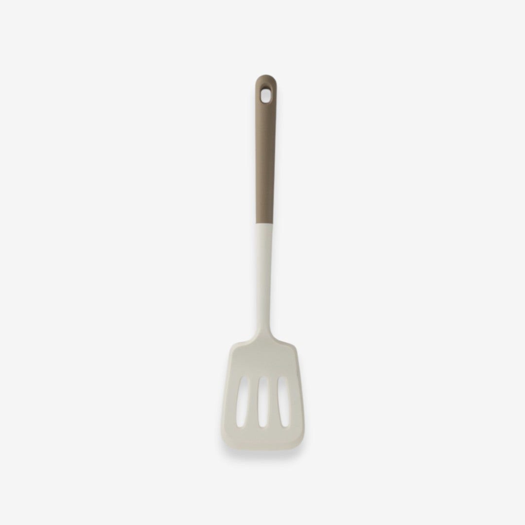 Moderna Slotted Turner