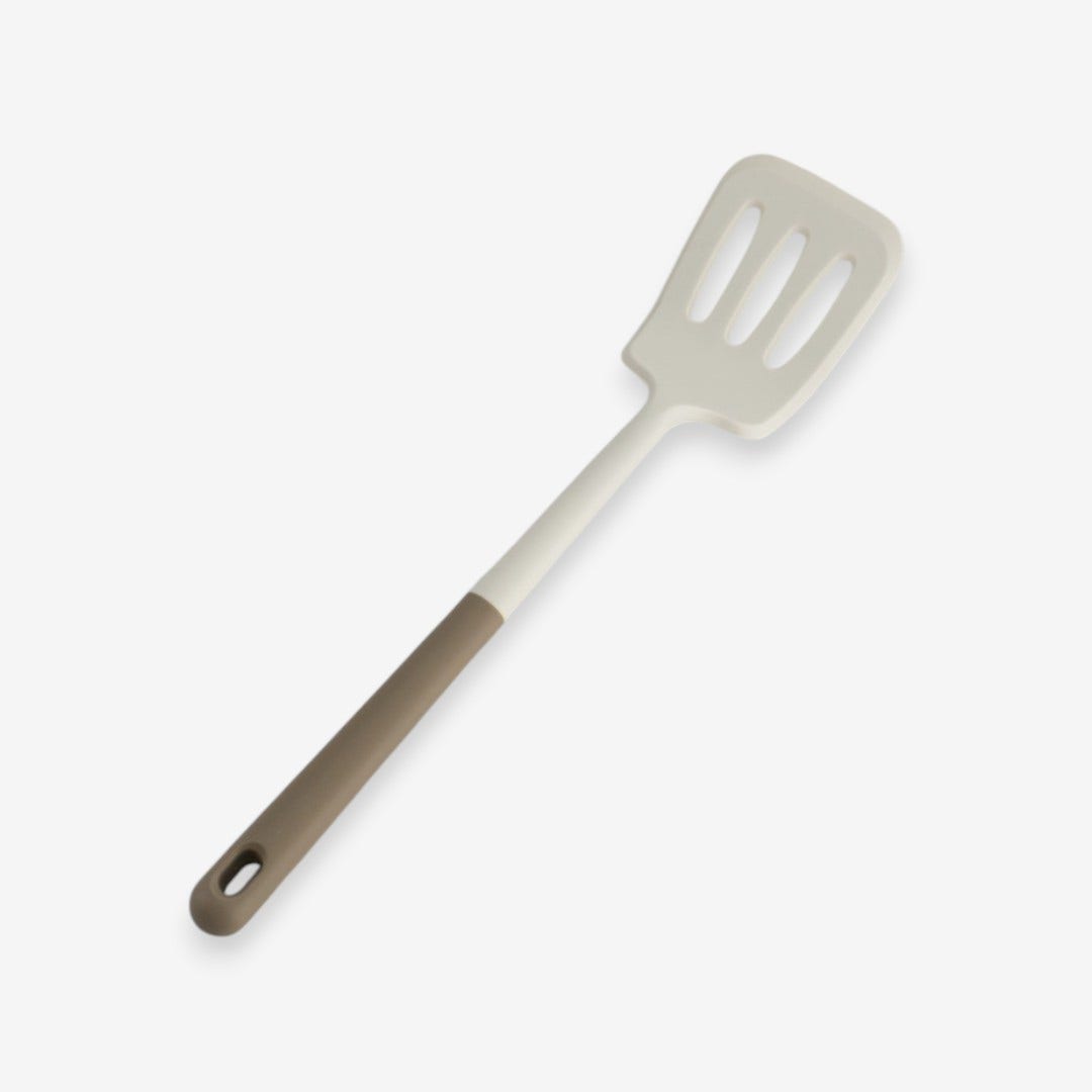 Moderna Slotted Turner