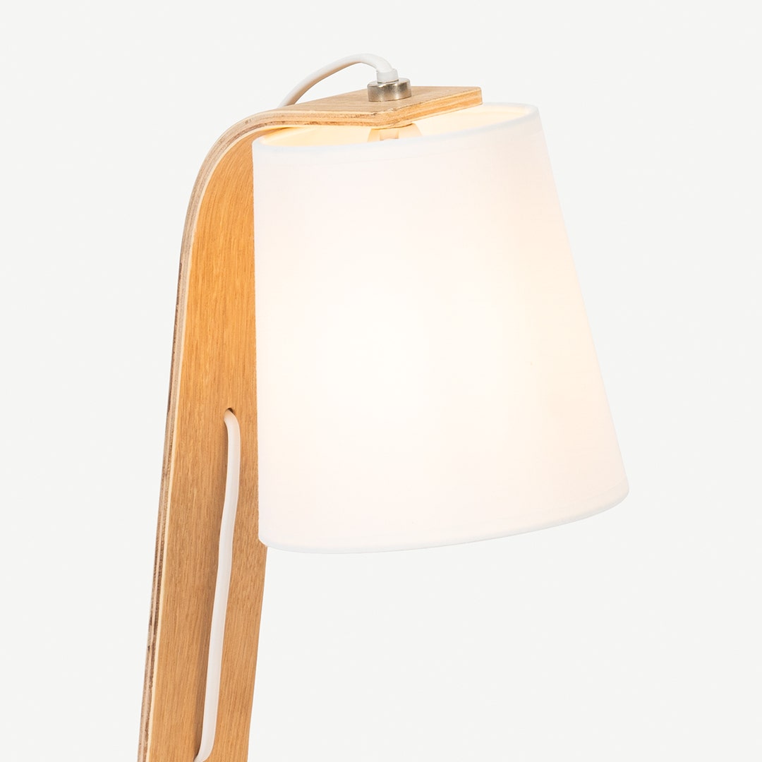 Small online lamp stand