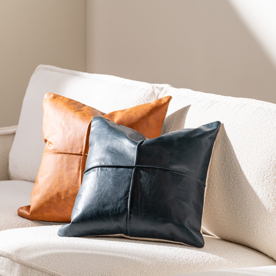 وسادة جلدية كارولين زرقاء - 50x50 سم