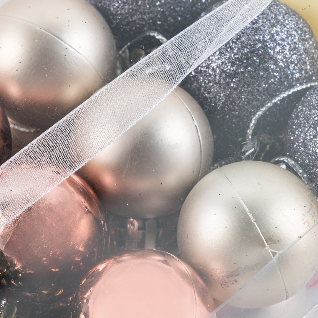 طقم كرات كريسماس من 30 قطعة