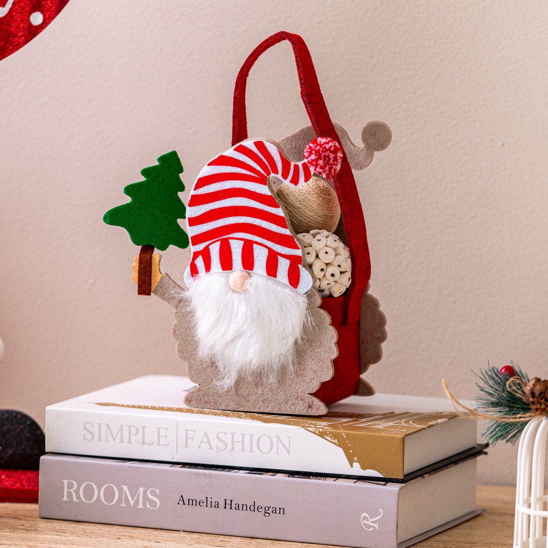 Christmas Basket Gnome -17cm