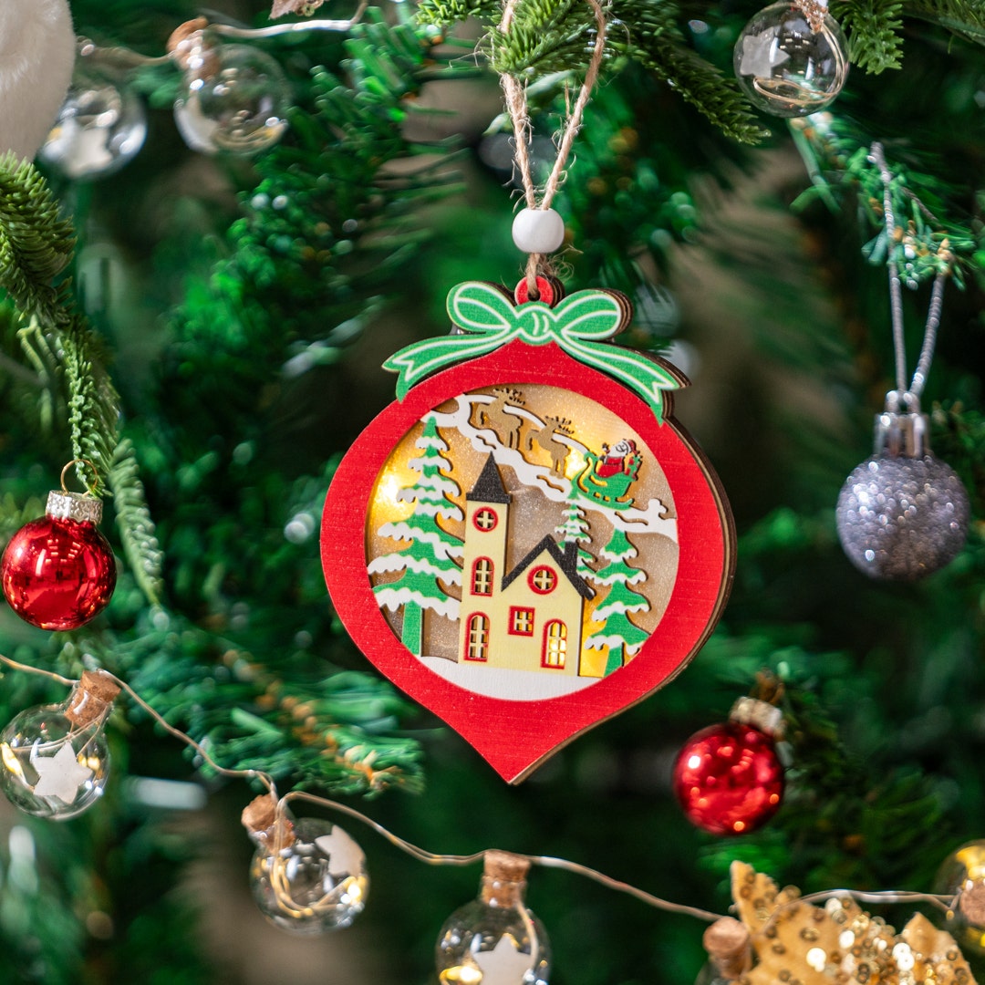 ديكور خشبي معلق لكريسماس على شكل خوخ LED