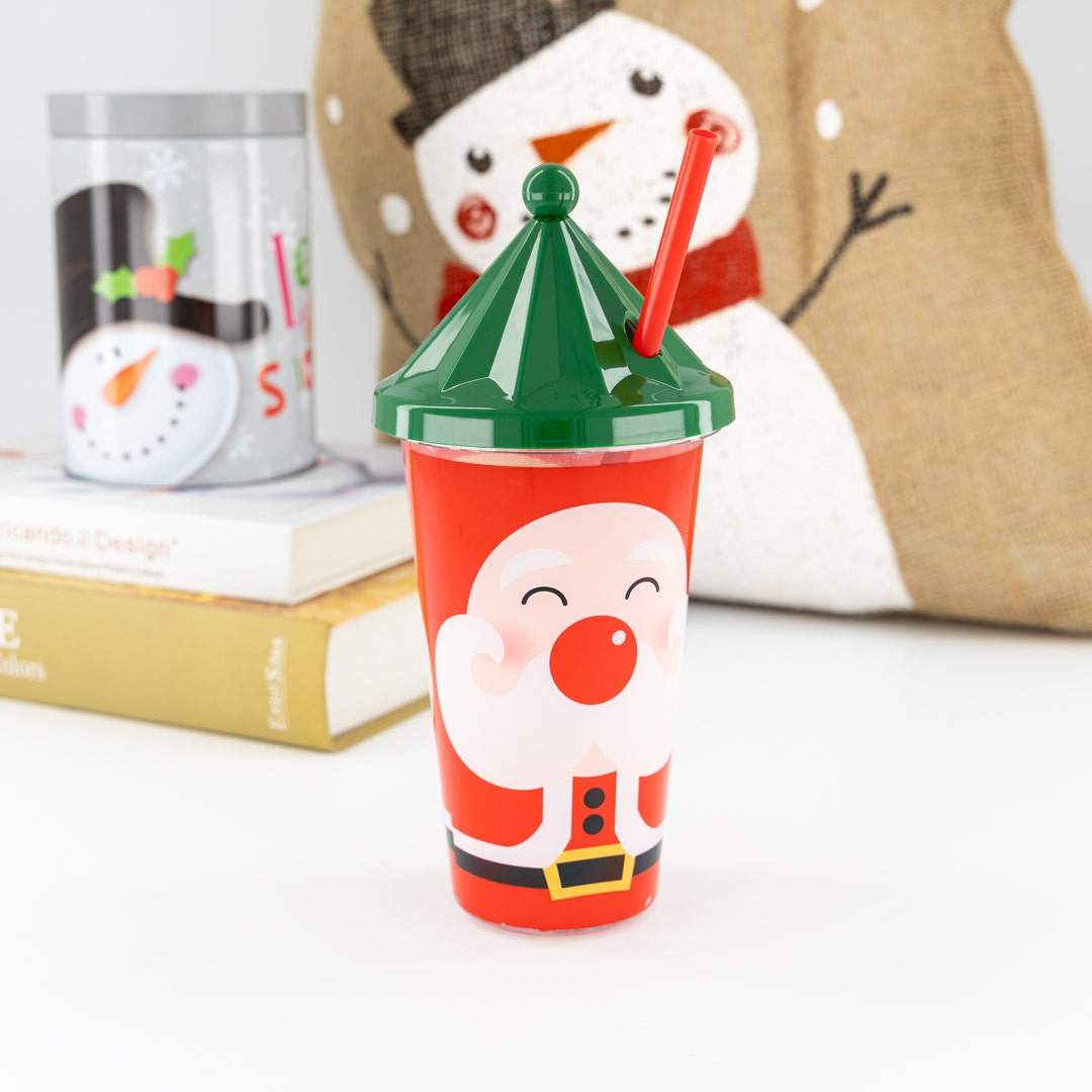 زجاجة شرب كريسماس مع قشة