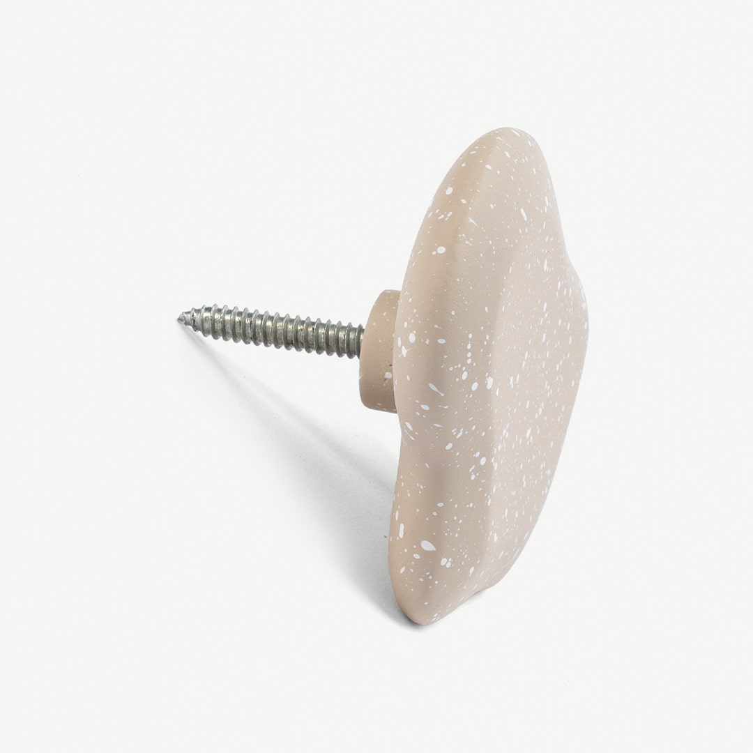 Claudia Hooks Beige 9.5x7.5cm