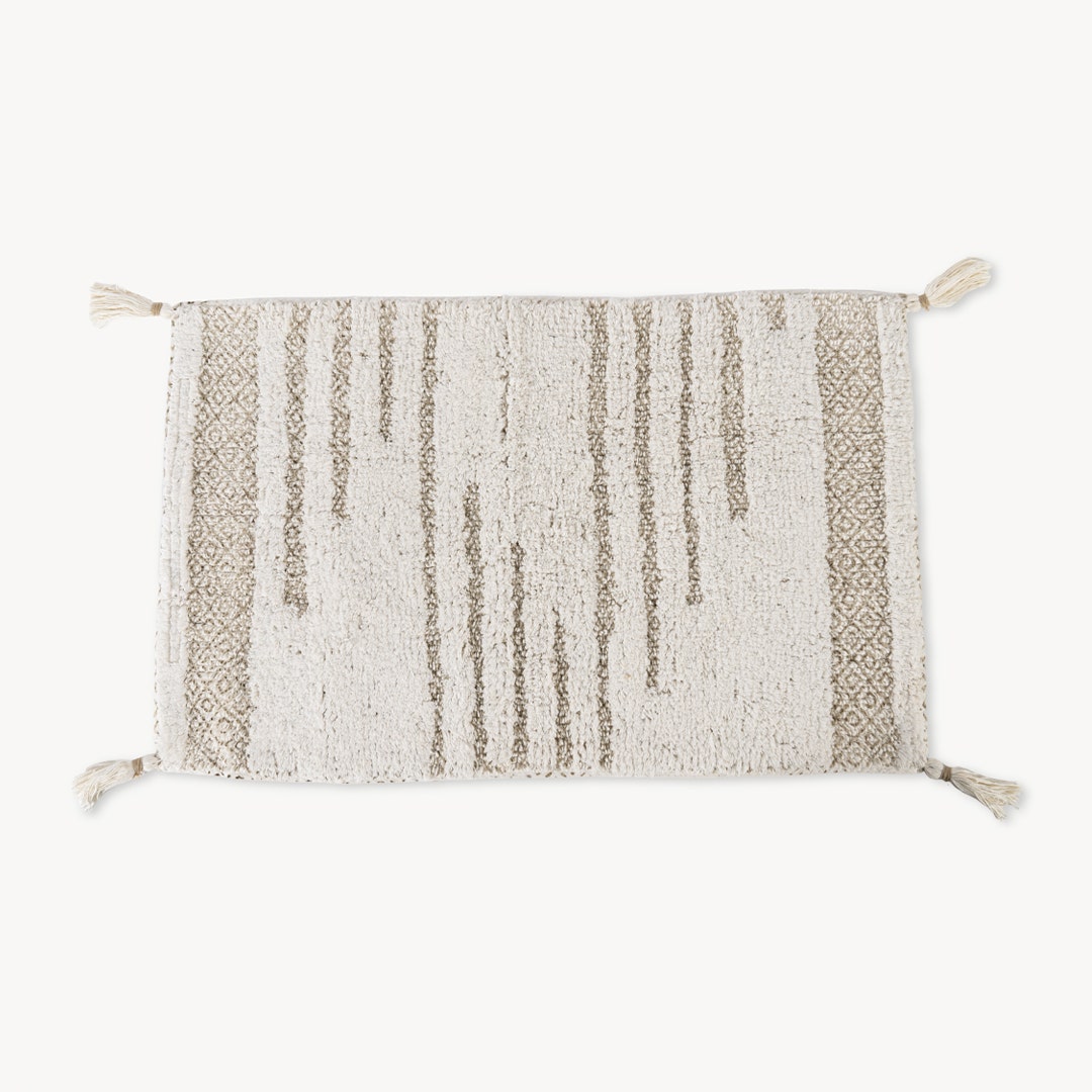 Edwin Cotton Tufted Bathmat w/ Tassels