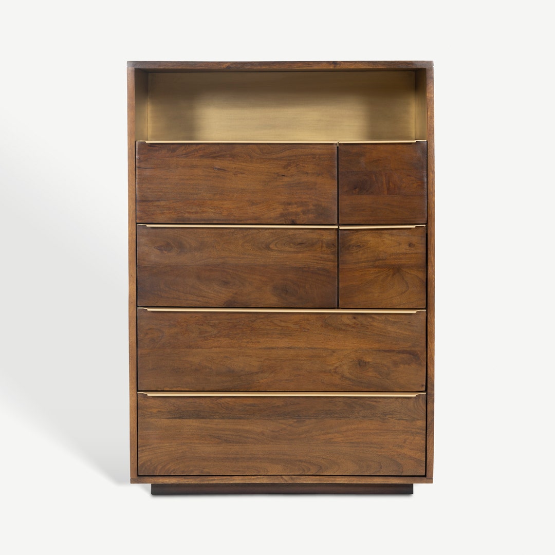 Light brown chest store of drawers