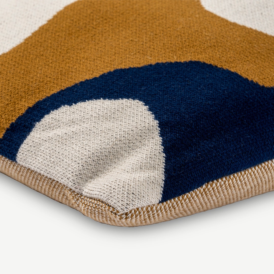 Gracien Knitted Cushion