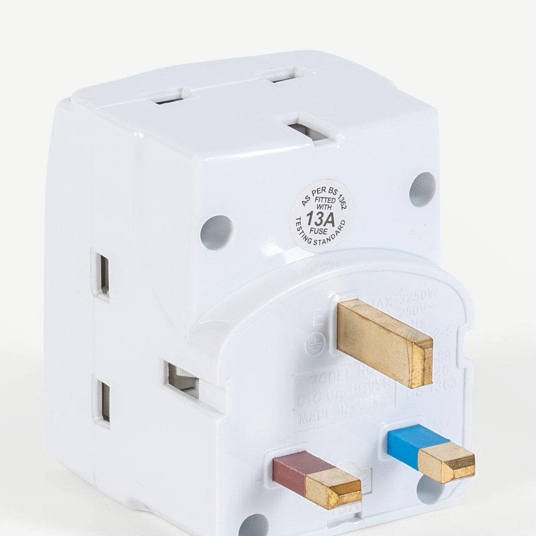 Jaxen 3 Way Switched UK Type Adaptor