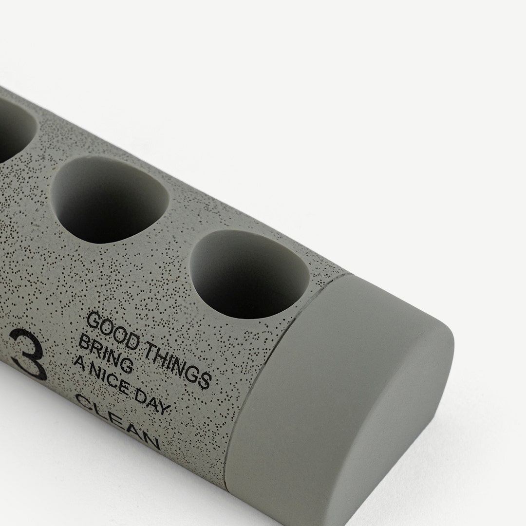 Maci Toothbrush Holder