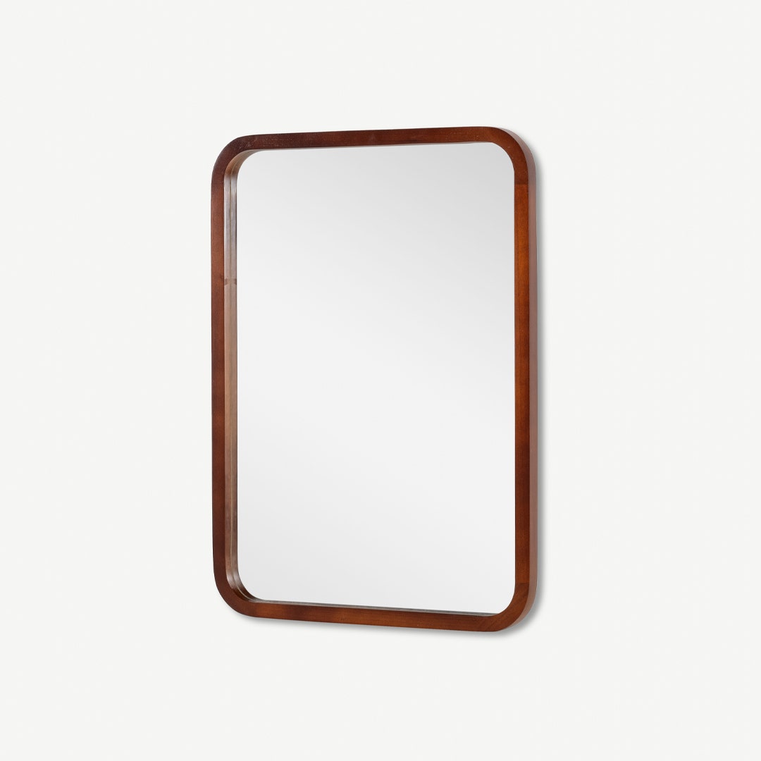 مرآة مثبتة على الحائط من ماريان