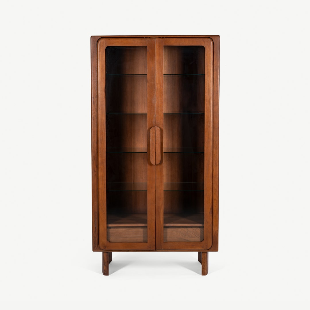 Display cabinet shop with light