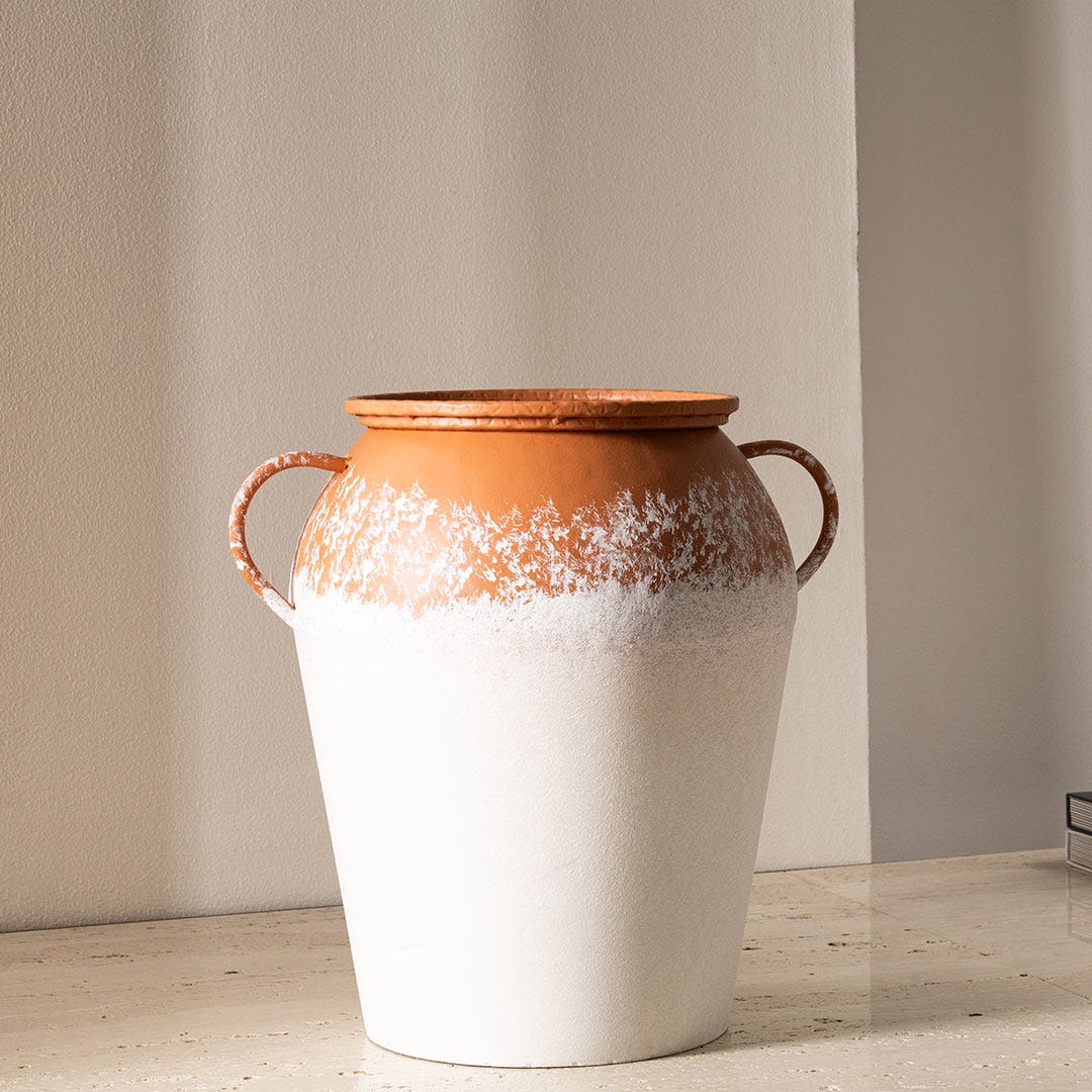 مينا مزهرية المزخرفة