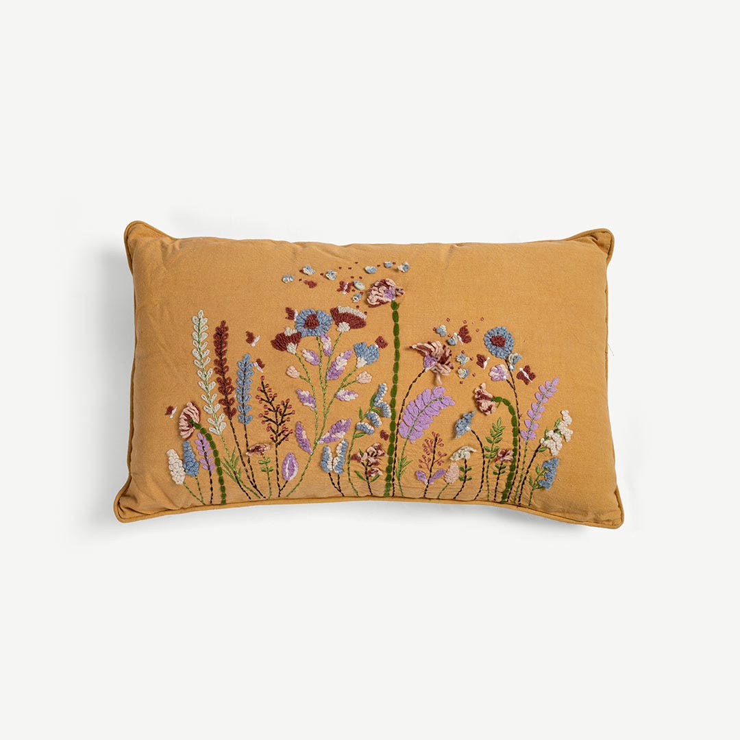 رينال وسادة مطرزة 60×35 سم