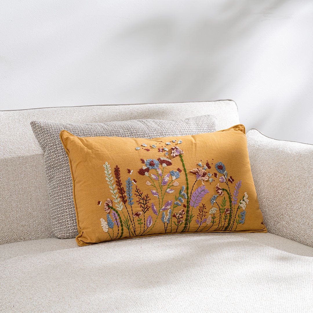 رينال وسادة مطرزة 60×35 سم