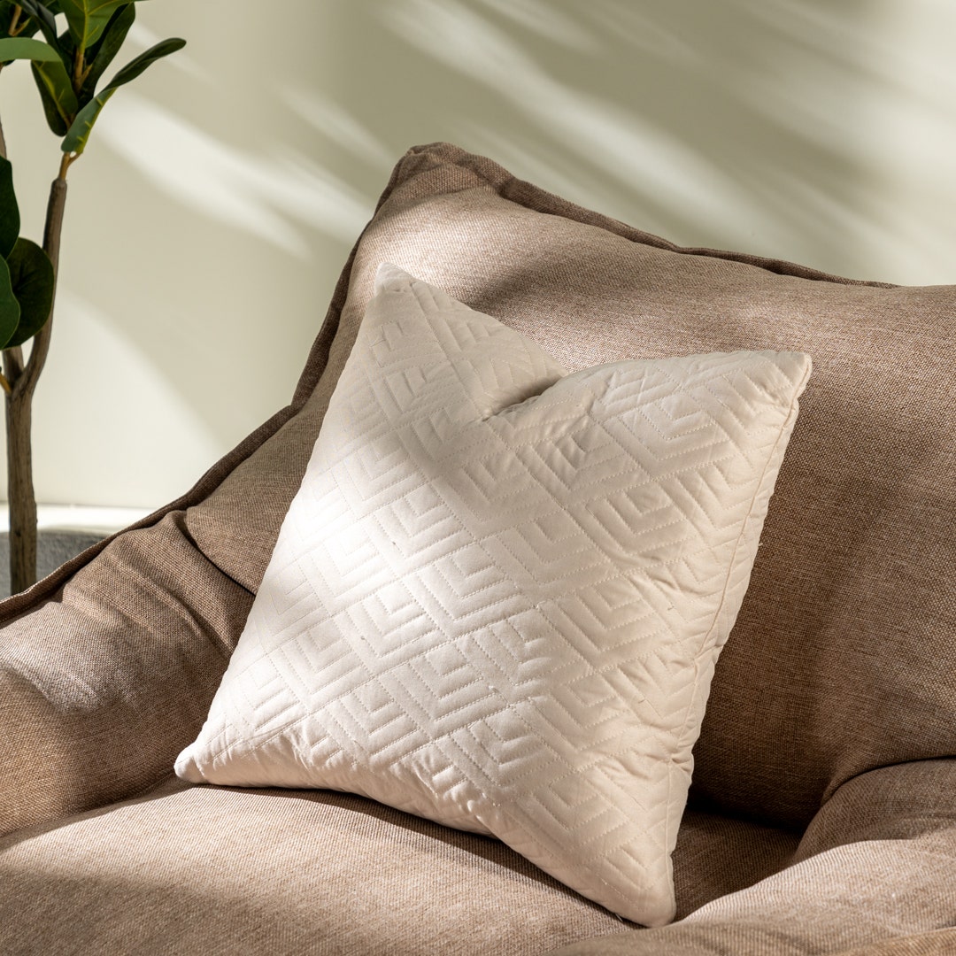 Roshel Quilted Cushion Ivory -40x40cm