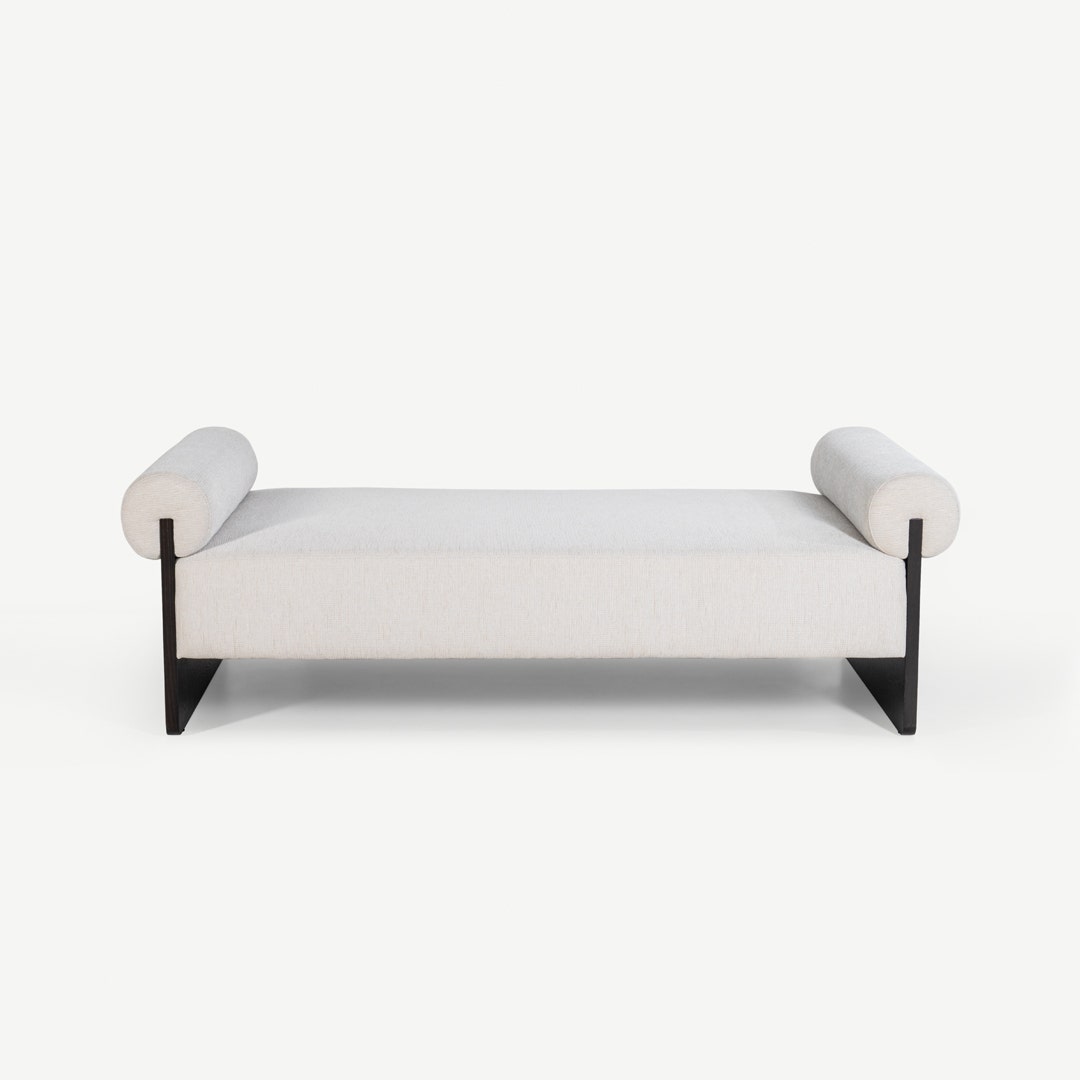 Santo Bench