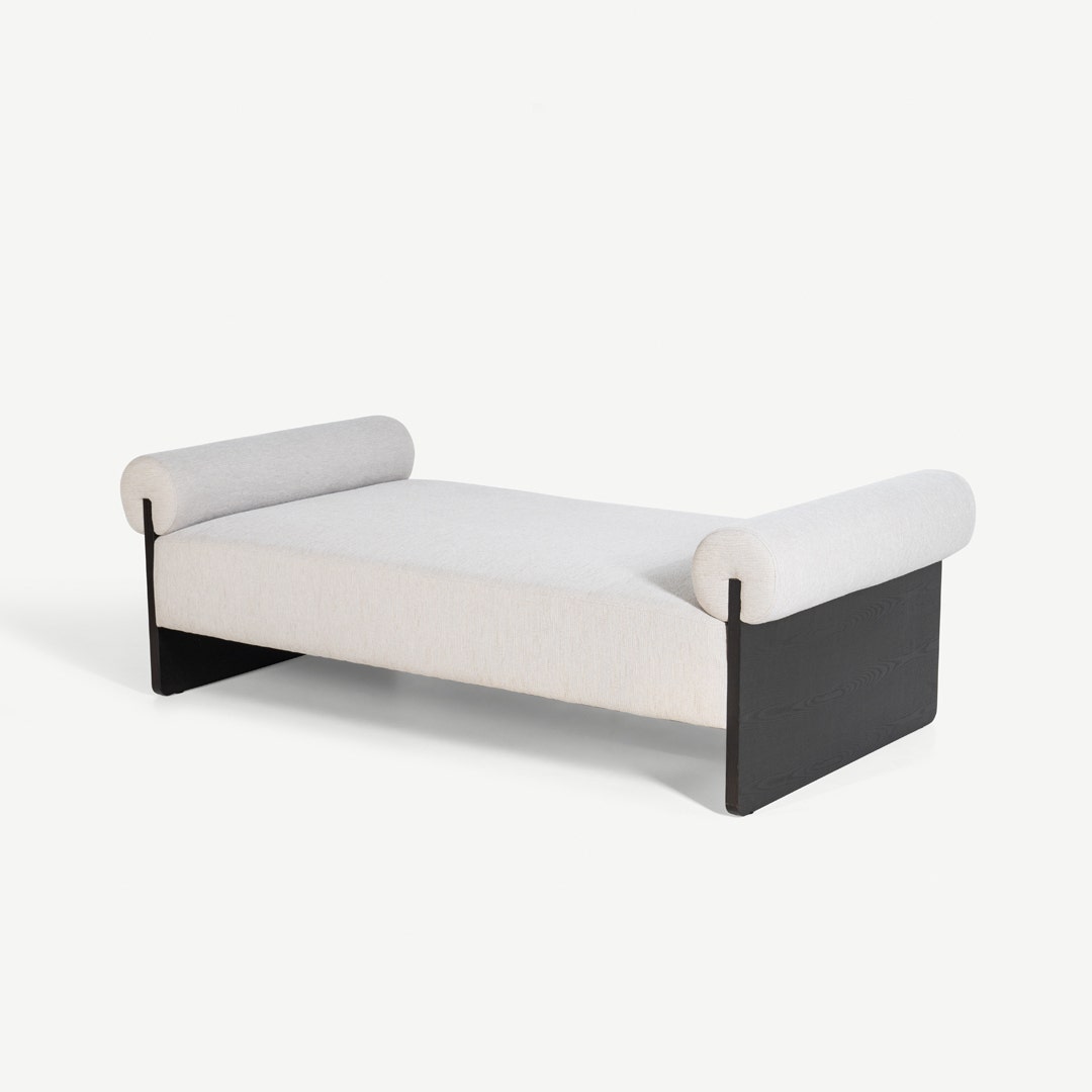 Santo Bench