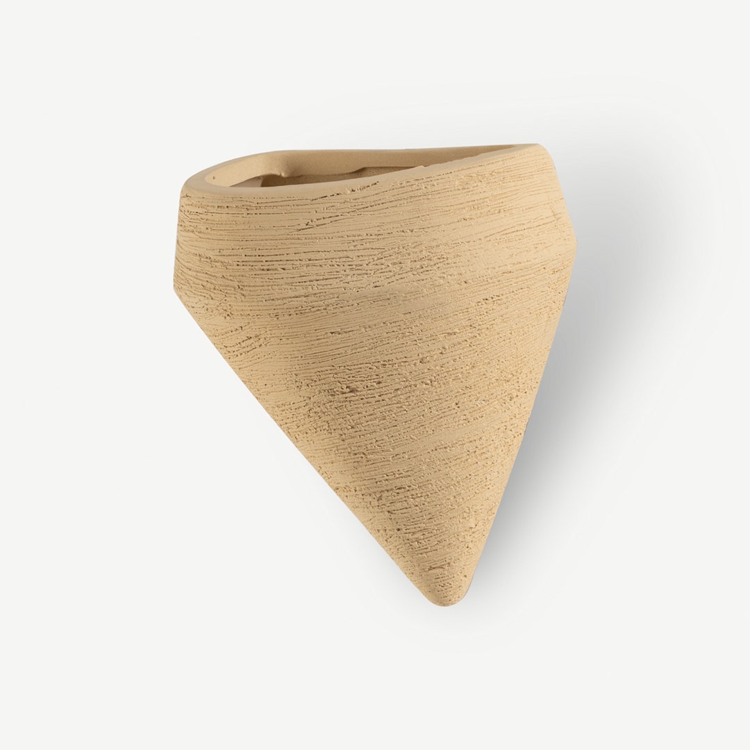 Stephanie Wall Mount Planter