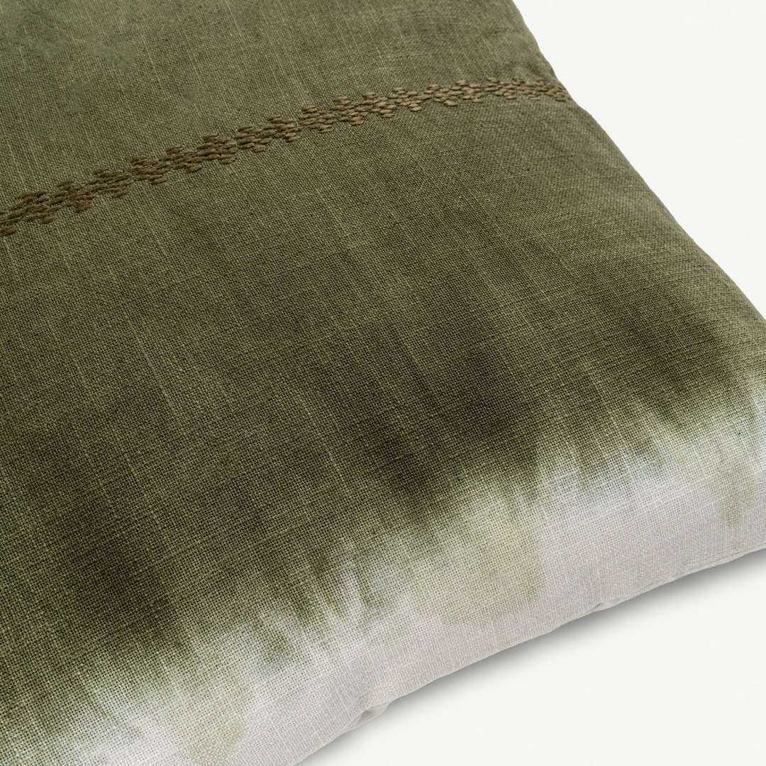 تارمين وسادة مطرزة 50x50 سم