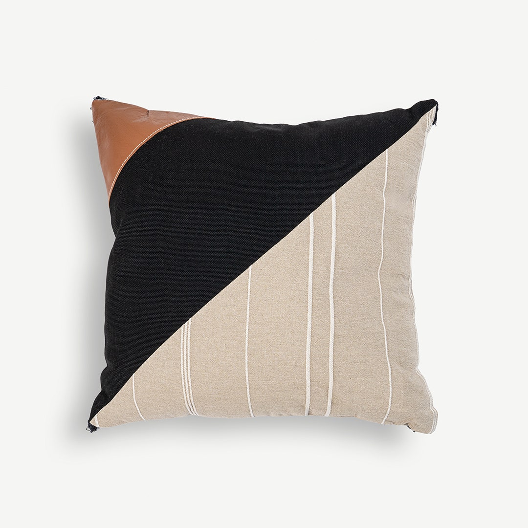 Vennlo Filled Cushion -50x50cm