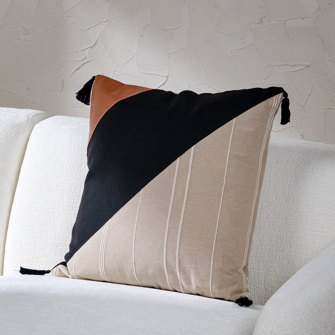 Vennlo Filled Cushion -50x50cm