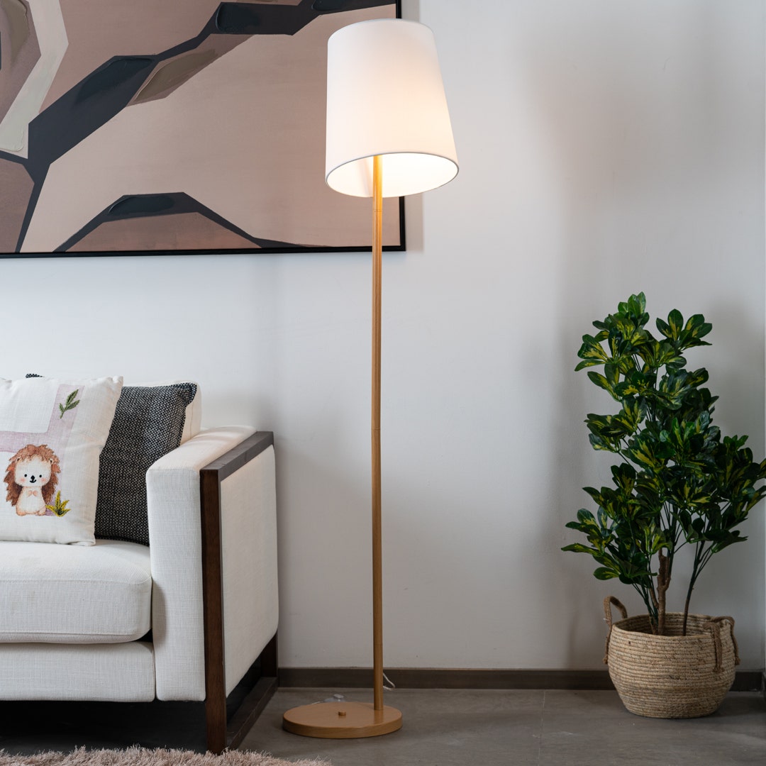 مصباح أرضي خشبي والاس - طبيعي